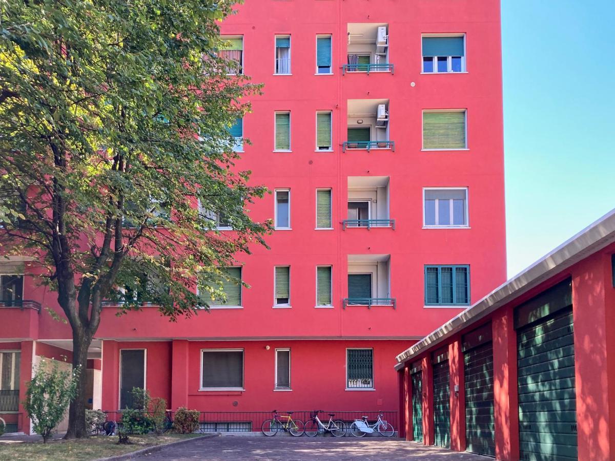 Luvi - Villoresi 28, Milan